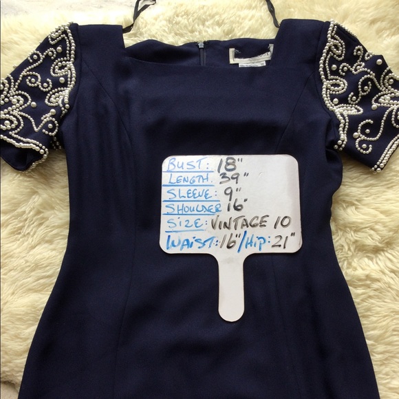 Vintage 1980’s Pearl Sleeved Dress.   B10 - Picture 13 of 16